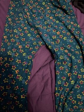 LuLaRoe Teal Leggings with Yellow and Pink Stars